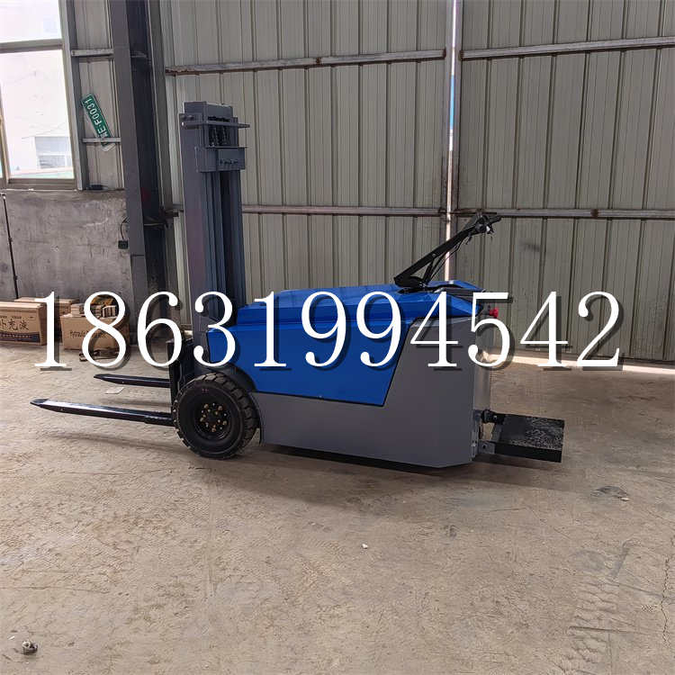 饶河县全电动叉车插腿式堆高车液压装卸车1.5吨升高小型站驾式铲车